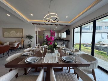 Casa Nueva  Venta excelentes acabados, dentro de Residencial con Casa club, seguridad en Metepec por Ave. Lerma.