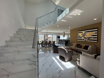 Casa Nueva en Venta; residencial con vigilancia y control de acceso por Ave, Lerma, rápida salida a CDMX, Toluca, Aeropuerto de Toluca