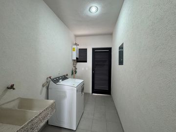 Casa Nueva en Venta; residencial con vigilancia y control de acceso por Ave, Lerma, rápida salida a CDMX, Toluca, Aeropuerto de Toluca
