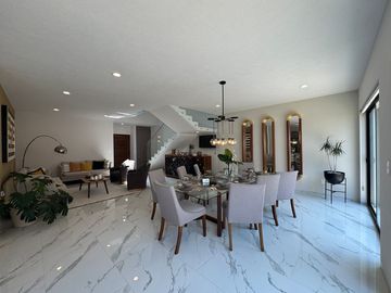 Casa Nueva en Venta; residencial con vigilancia y control de acceso por Ave, Lerma, rápida salida a CDMX, Toluca, Aeropuerto de Toluca