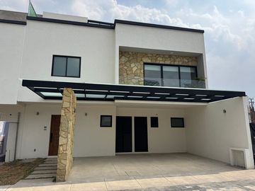 Casa Nueva en Venta; residencial con vigilancia y control de acceso por Ave, Lerma, rápida salida a CDMX, Toluca, Aeropuerto de Toluca