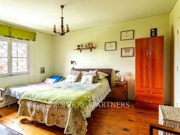 Gran casa en sector consolidado de Coquimbo ideal para área comercial.