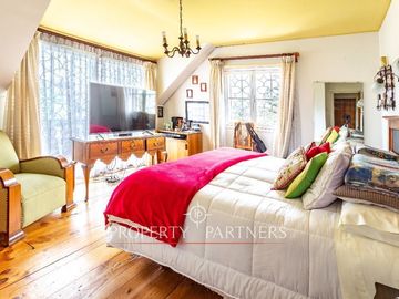 Gran casa en sector consolidado de Coquimbo ideal para área comercial.