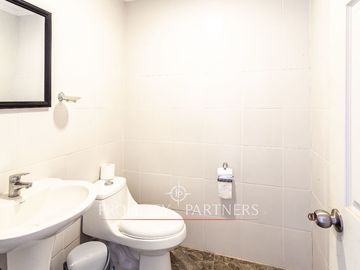 Gran casa en sector consolidado de Coquimbo ideal para área comercial.