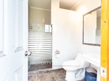 Gran casa en sector consolidado de Coquimbo ideal para área comercial.