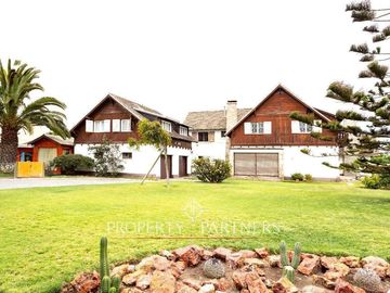 Gran casa en sector consolidado de Coquimbo ideal para área comercial.