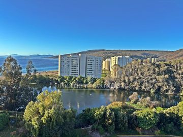 Una Oportunidad de Inversión Rentable en Papudo: Departamento con Vista al Mar y Humedal