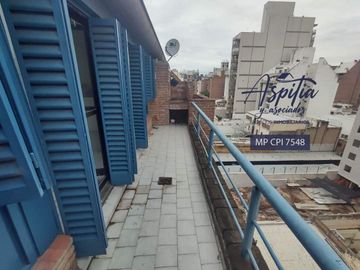 VENTA departamento de un dormitorio con living-comedor estudio balcon y asador en Alberdi Cordoba