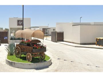 Casa en Remate en Amores De San Juan, F-740
