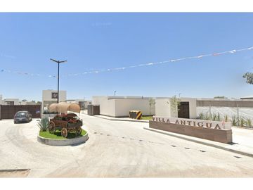 Casa en Remate en Amores De San Juan, F-740