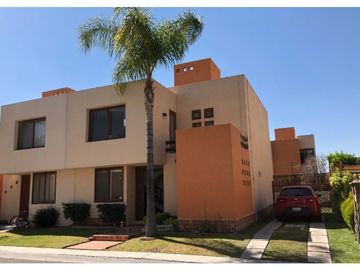 Casa en Remate en Paseos de la Pradera, F-782
