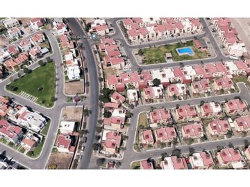 Casa en Remate en El Pueblito Centro, F-783