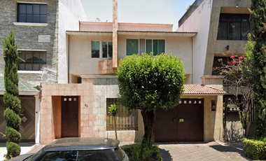 Casa en Remate en Paseos de Taxqueña, F-1485