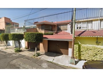 Casa en Remate en Jardín Balbuena, F-1801