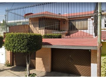 Casa en Remate en Jardín Balbuena, F-1801