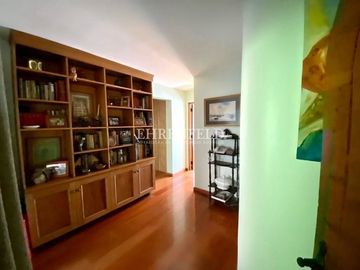 Jardín del Mar. Reñaca. Casa sólida de 324 m2.