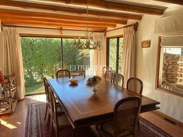 Jardín del Mar. Reñaca. Casa sólida de 324 m2.