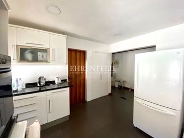 Jardín del Mar. Reñaca. Casa sólida de 324 m2.