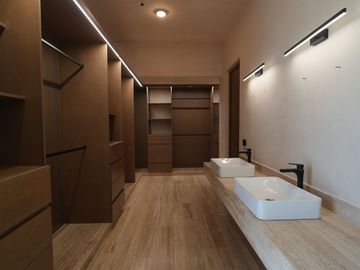 CASA EN VENTA EN MÉRIDA EN PRIVADA NORTEMERIDA CON ACABADOS DE LUJO CON ALBERCA