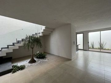 NUEVA CASA EN CAÑADAS DEL BOSQUE, MORELIA