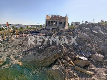 Venta de Terreno residencial  en El Márques listo para construir