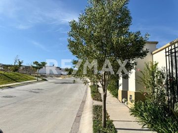 Venta de Terreno residencial  en El Márques listo para construir