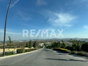 Venta de Terreno residencial  en El Márques listo para construir