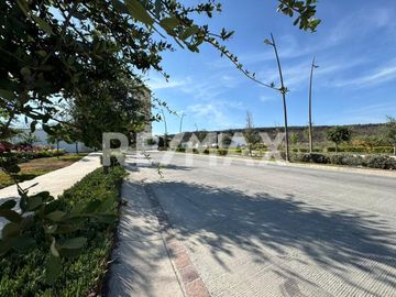 Venta de Terreno residencial  en El Márques listo para construir