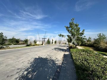 Venta de Terreno residencial  en El Márques listo para construir
