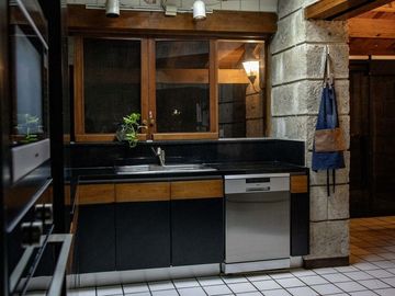 EN PRIVADA JURICA CASA EN VENTA, UNA PLANTA EN 2 TERRENOS CON ALBERCA