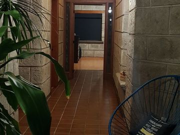 EN PRIVADA JURICA CASA EN VENTA, UNA PLANTA EN 2 TERRENOS CON ALBERCA