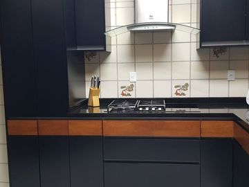 EN PRIVADA JURICA CASA EN VENTA, UNA PLANTA EN 2 TERRENOS CON ALBERCA