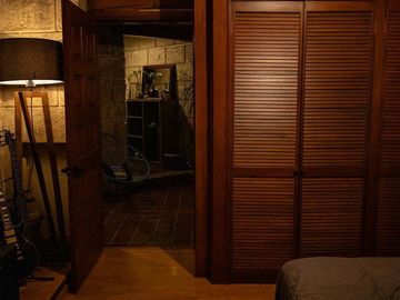 EN PRIVADA JURICA CASA EN VENTA, UNA PLANTA EN 2 TERRENOS CON ALBERCA