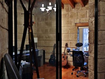 EN PRIVADA JURICA CASA EN VENTA, UNA PLANTA EN 2 TERRENOS CON ALBERCA