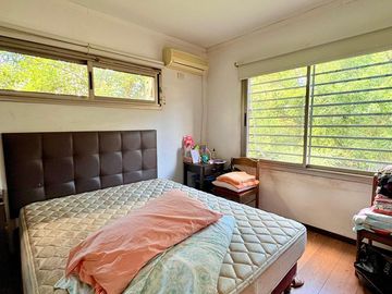 Casa en  Funes de dos dormitorios con patio
