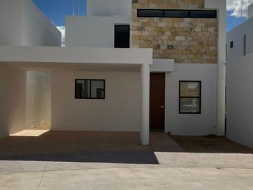 Casa en Venta en privada Capri en Cholul, Mérida Yucatán.