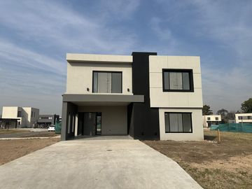 Casa en venta en Barrio Cerrado El Aljibe - 6 Ambientes