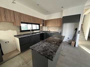 Casa en venta en Barrio Cerrado El Aljibe - 6 Ambientes