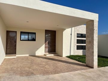 Casa en venta de 1 planta y 3 Recamaras en Privada Inara en Cholul, Mérida Yuc.