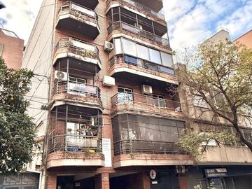 Departamento de 2 dormitorios con patio, Corrientes al 100, Barrio Norte