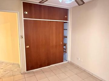 Departamento de 2 dormitorios con patio, Corrientes al 100, Barrio Norte