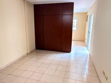 Departamento de 2 dormitorios con patio, Corrientes al 100, Barrio Norte