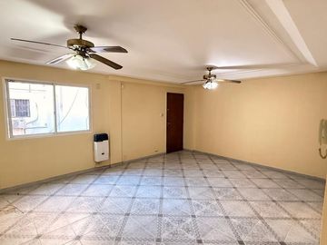 Departamento de 2 dormitorios con patio, Corrientes al 100, Barrio Norte
