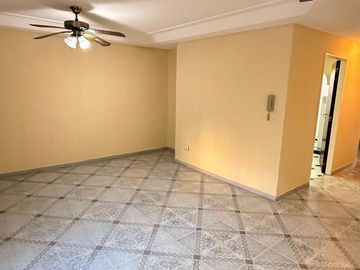Departamento de 2 dormitorios con patio, Corrientes al 100, Barrio Norte