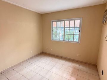 Departamento de 2 dormitorios con patio, Corrientes al 100, Barrio Norte