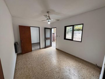 PH en venta - 2 Dormitorios 1 Baño - San Carlos