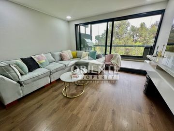 DEPTO SEMI NUEVO, GRAN TERRAZA CON CIERRE DE VIDRIO
