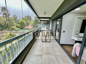 DEPTO SEMI NUEVO, GRAN TERRAZA CON CIERRE DE VIDRIO