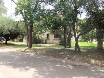 EN VENTA COUNTRY EL BOSQUE CASA CATEGORÍA 2 PLANTAS 5 DORMITORIOS  ZONA NORTE
