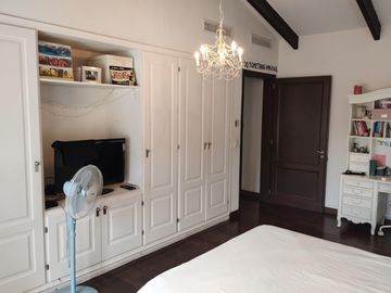 EN VENTA COUNTRY EL BOSQUE CASA CATEGORÍA 2 PLANTAS 5 DORMITORIOS  ZONA NORTE
